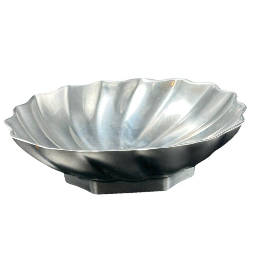 Vintage Wilton Armetale Eddy 2 Qt Metal Swirl Bowl with Fluted Swirl Edges